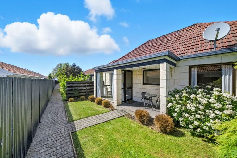 Photo of property in 5/4 Broadbent Street, Riccarton, Christchurch, 8041