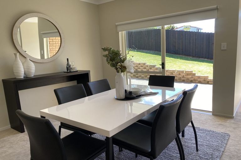 Photo of property in 16 Ryden Place, Glen Eden, Auckland, 0602