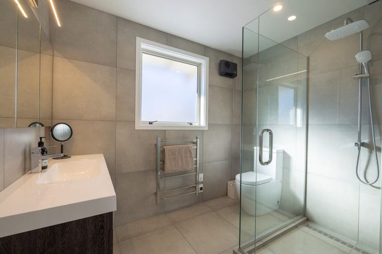 Photo of property in 92 Meadowstone Drive, Wanaka, 9305