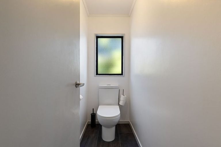 Photo of property in 1 Lydia Place, Kelvin Grove, Palmerston North, 4414