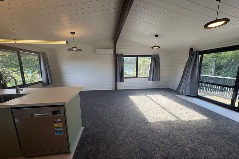 Photo of property in 22 Percy Dyett Drive, Karori, Wellington, 6012