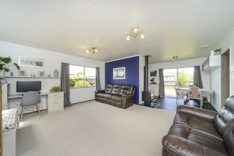 Photo of property in 97 Hillcrest Drive, Kelvin Grove, Palmerston North, 4414