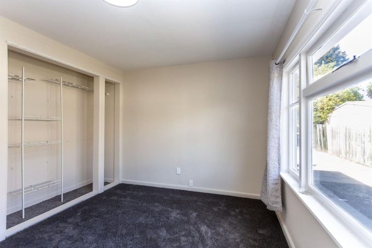 Photo of property in 100 Suva Street, Upper Riccarton, Christchurch, 8041