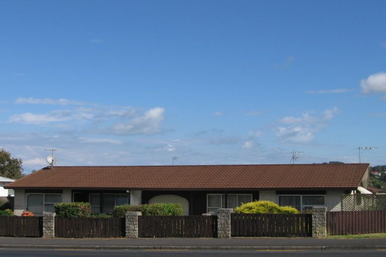 Photo of property in 2/3248 Great North Road, New Lynn, Auckland, 0600