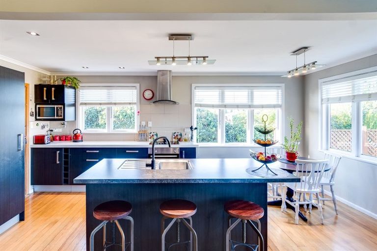 Photo of property in 3 Chester Street, Taradale, Napier, 4112