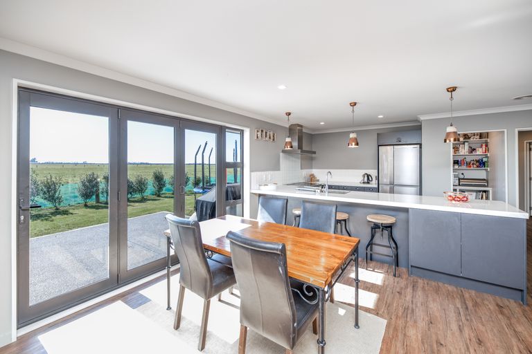 Photo of property in 7 Dundee Close, Darfield, 7510