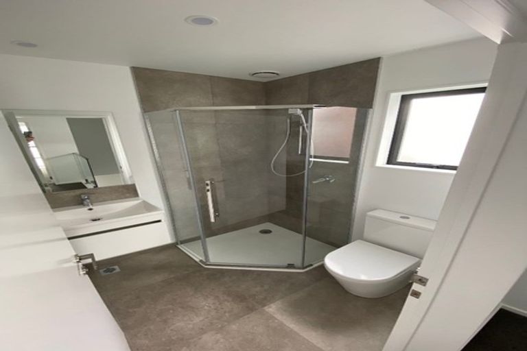 Photo of property in 1/242 Edgeware Road, Edgeware, Christchurch, 8013