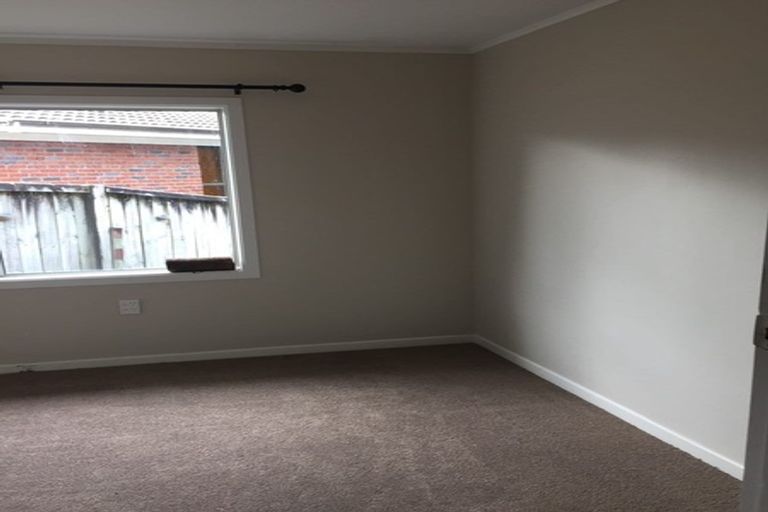 Photo of property in 26 Tawhana Crescent, Red Beach, 0932