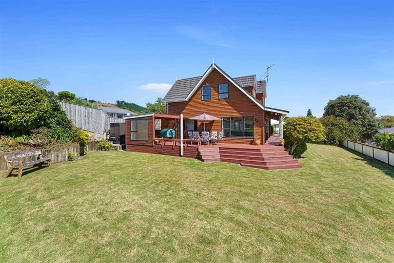 Photo of property in 77 Aorangi Road, Paraparaumu, 5032