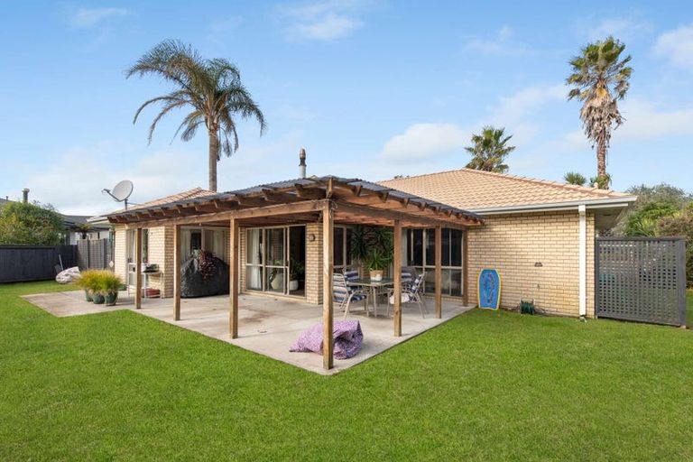 Photo of property in 40 Maesbury Close, Papamoa Beach, Papamoa, 3118