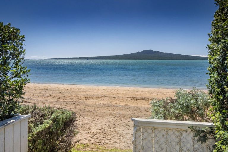 Photo of property in 20a Oxford Terrace, Devonport, Auckland, 0624