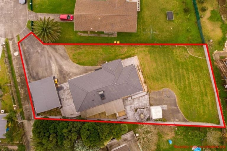 Photo of property in 56 Donovan Avenue, Massey, Auckland, 0614