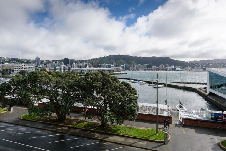 Photo of property in Blanc, 3e/136 Oriental Parade, Oriental Bay, Wellington, 6011