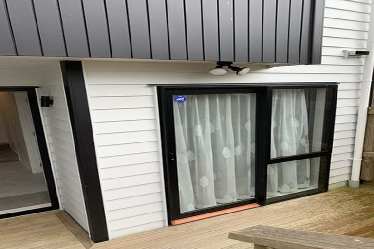 Photo of property in 59a Redwood Drive, Massey, Auckland, 0614