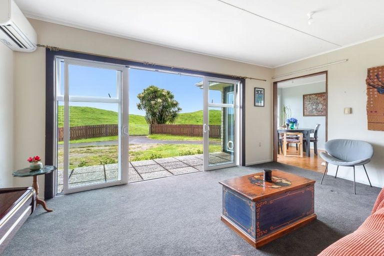 Photo of property in 319 Opourapa Road, Rahotu, Opunake, 4685