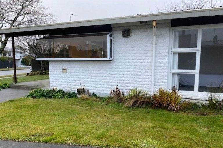 Photo of property in 25 Rosedale Place, Avonhead, Christchurch, 8042