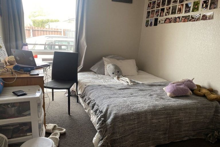 Photo of property in 16 Peer Street, Upper Riccarton, Christchurch, 8041