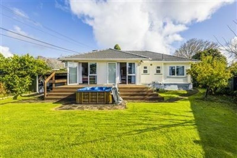 Photo of property in 2 Orakau Road, Mangere East, Auckland, 2024