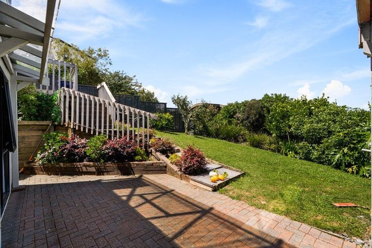 Photo of property in 19 Constable Lane, West Harbour, Auckland, 0618