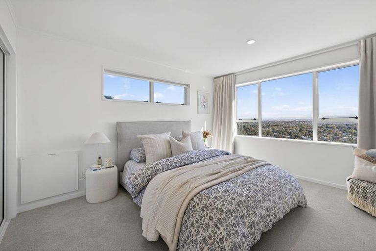 Photo of property in 1/35 Lookaway Place, Huntsbury, Christchurch, 8022