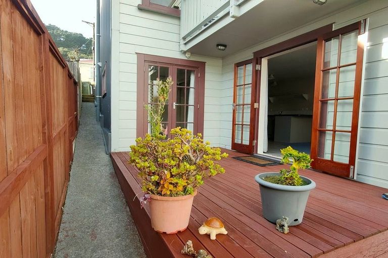 Photo of property in 60 Austin Street, Mount Victoria, Wellington, 6011