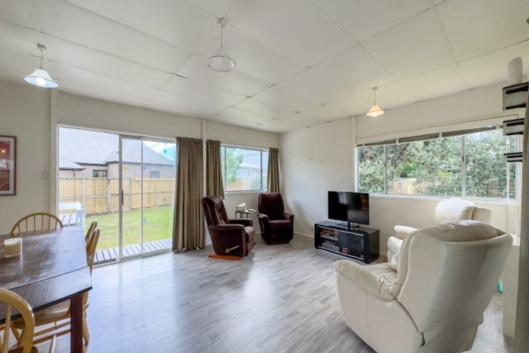 Photo of property in 106 Moore Place, Whangamata, 3620