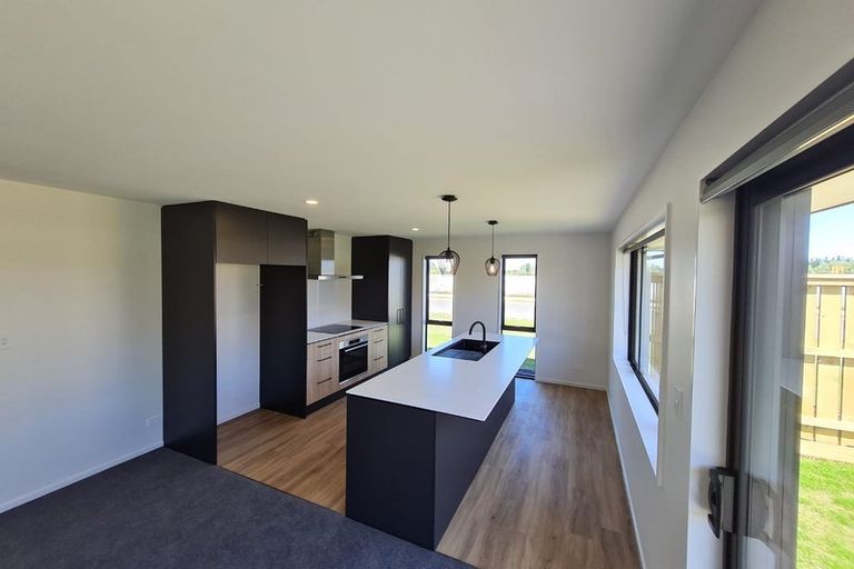 Photo of property in 22 Eileen Way, Rolleston, 7615