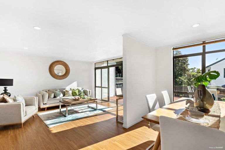 Photo of property in 16/61a Birkdale Road, Birkdale, Auckland, 0626