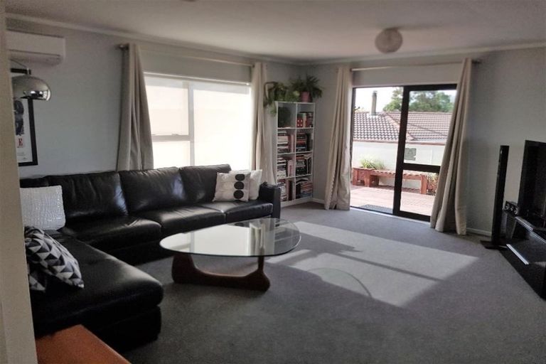 Photo of property in 25 Clearview Heights, Ranui, Auckland, 0612