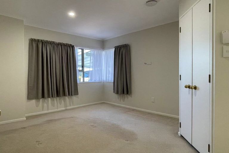 Photo of property in 3 Princeton Parade, Albany, Auckland, 0632