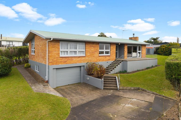 Photo of property in 2 Fairview Street, Tirau, 3410