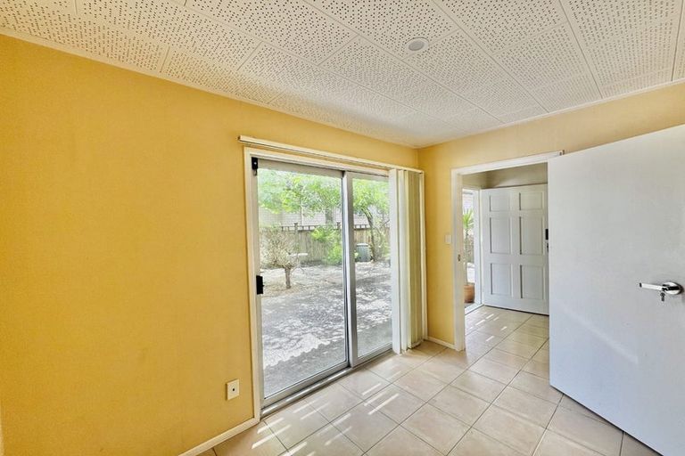 Photo of property in 25 Schnapper Rock Road, Greenhithe, Auckland, 0632