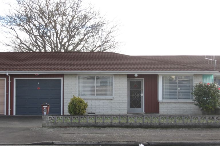 Photo of property in 4/301 Southland Road, Hastings, 4122
