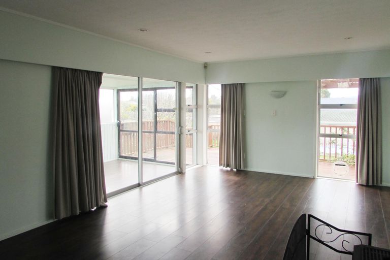 Photo of property in 15 Joyce Street, Pahurehure, Papakura, 2113