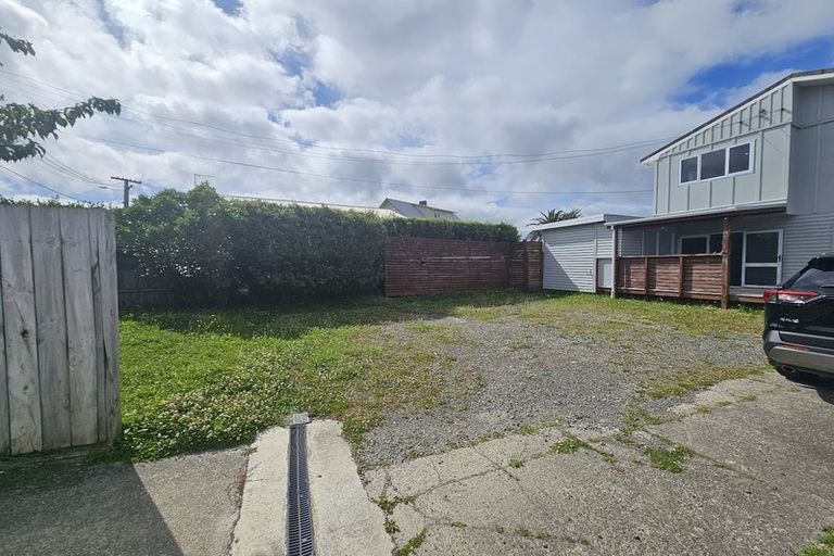 Photo of property in 4 Eatwell Avenue, Paraparaumu Beach, Paraparaumu, 5032