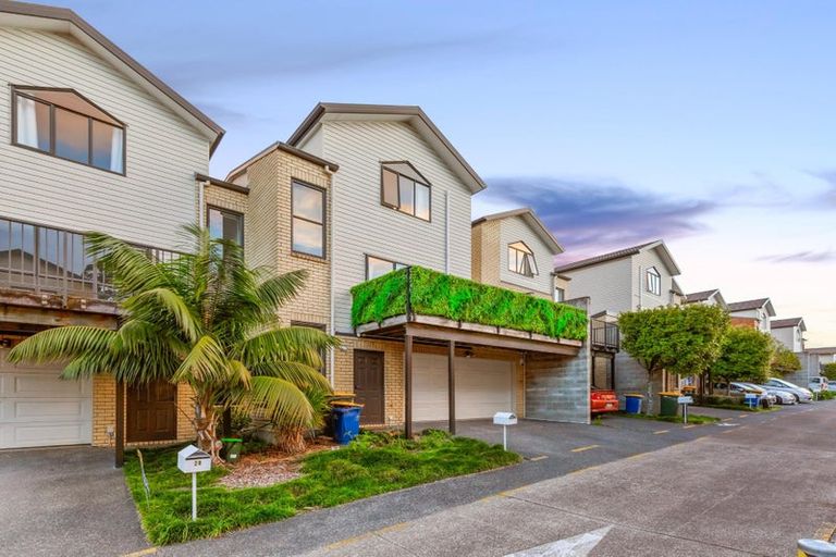 Photo of property in St Claire Village, 27/172 Mcleod Road, Te Atatu South, Auckland, 0610