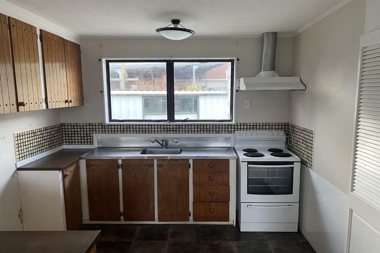 Photo of property in 92 Lord Street, Stokes Valley, Lower Hutt, 5019