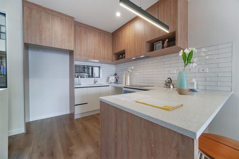 Photo of property in 55 Puihi Crescent, Massey, 0614