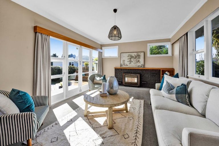 Photo of property in 211 Frankley Road, Frankleigh Park, New Plymouth, 4310