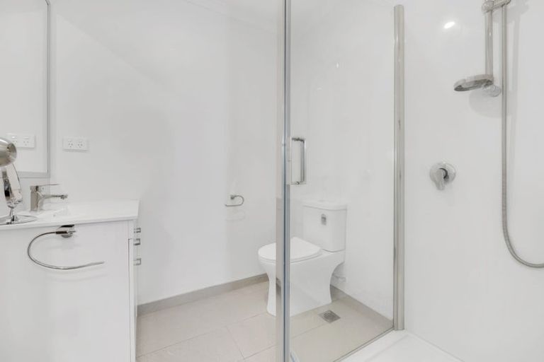 Photo of property in 21 Whareatua Avenue, Takanini, 2112