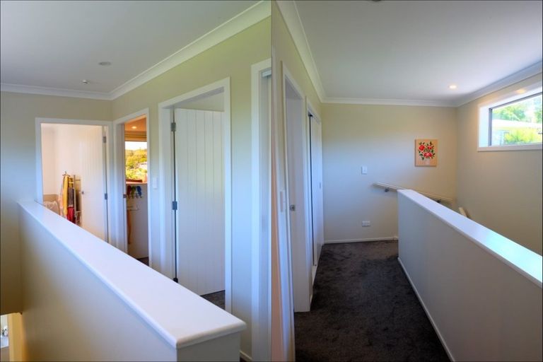 Photo of property in 102u1 Chester Road, Tawa, Wellington, 5028