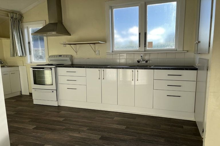 Photo of property in 42 Lyndon Street, Riccarton, Christchurch, 8041