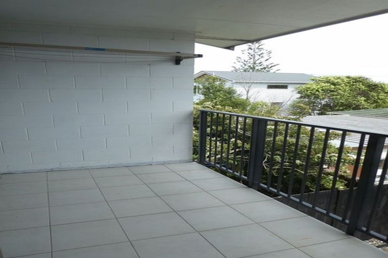 Photo of property in 1/744 Te Atatu Road, Te Atatu Peninsula, Auckland, 0610