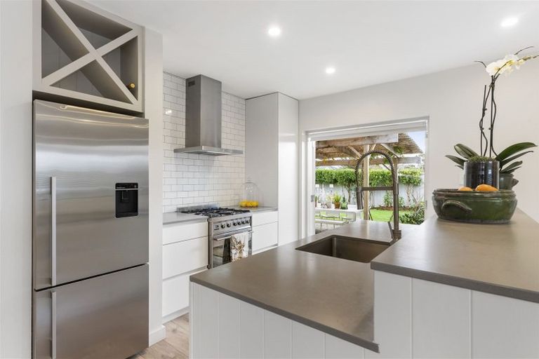 Photo of property in 1/9 Stanley Avenue, Milford, Auckland, 0620