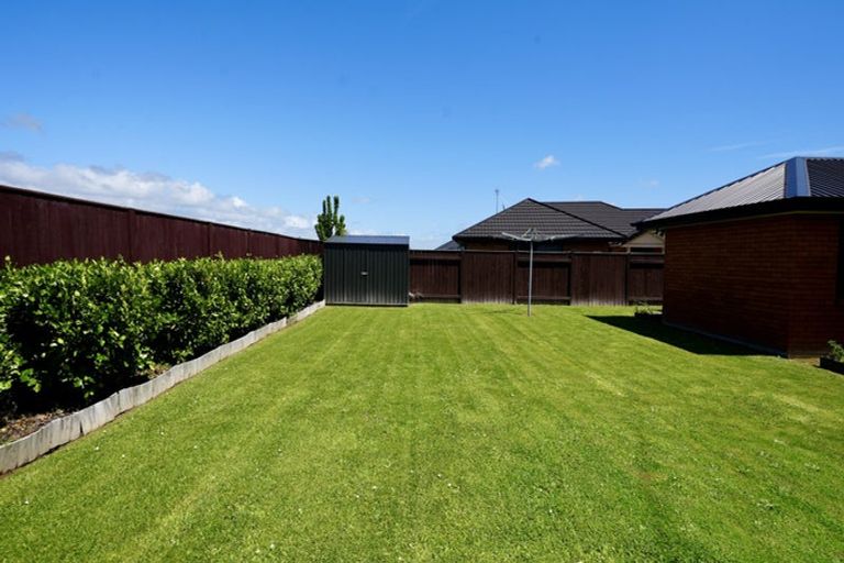 Photo of property in 60 Geneva Terrace, Kelvin Grove, Palmerston North, 4414