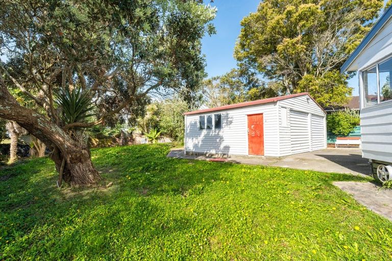 Photo of property in 9 Imperial Place, Henderson, Auckland, 0612