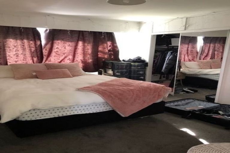 Photo of property in 1/49 Glenmore Road, Sunnyhills, Auckland, 2010