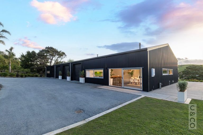 Photo of property in 69a Waikoukou Valley Road, Waimauku, 0882