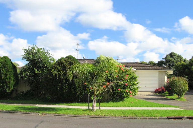 Photo of property in 3/16 Vivian Wilson Drive, Eastern Beach, Auckland, 2012