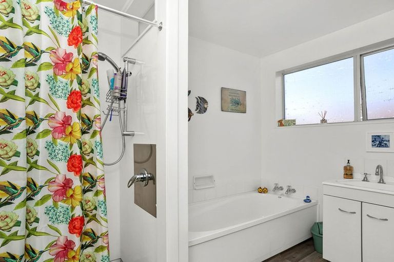 Photo of property in 8 Ashwood Street, Parklands, Christchurch, 8083